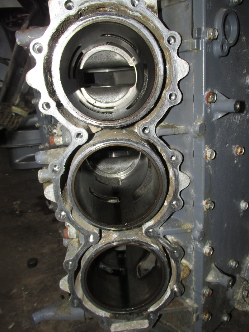 Yamaha HPDI 300hp outboard Crankcase Block