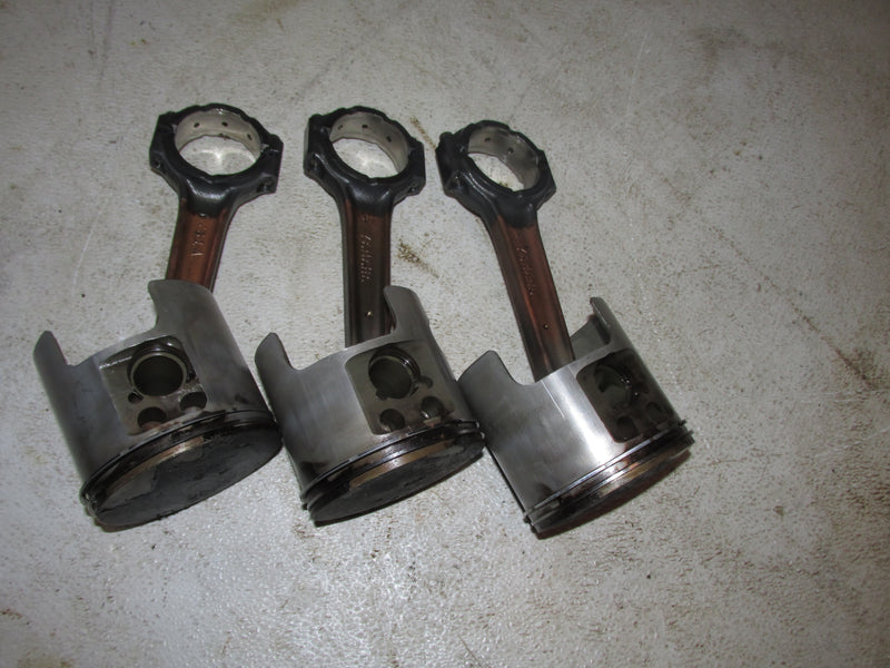 Yamaha HPDI 300hp outboard Starboard Piston/Rod set of 3 (6D0-01)