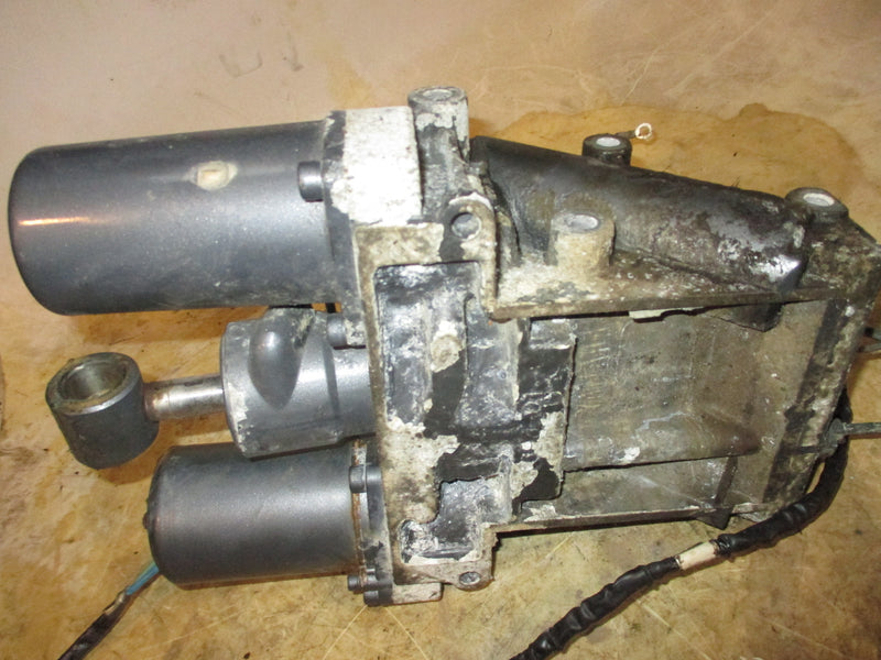 Yamaha 3.3L 225hp 4 stroke outboard tilt trim unit