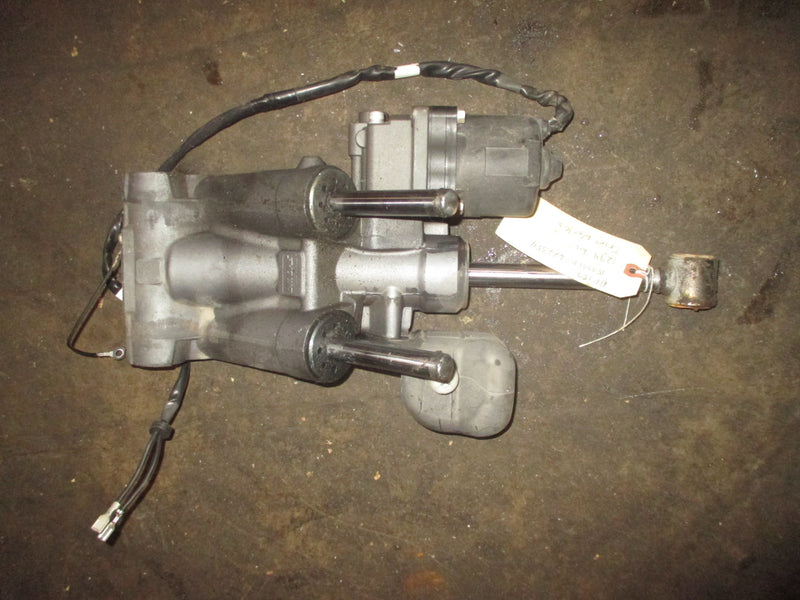 Suzuki DF150 150hp 4 Stroke Outboard Tilt Trim Unit Showa Style (48641-96J00)