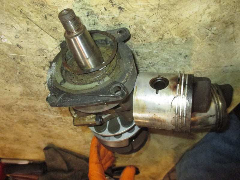 Mercury 40hp 2 stroke outboard Crankshaft and Pistons