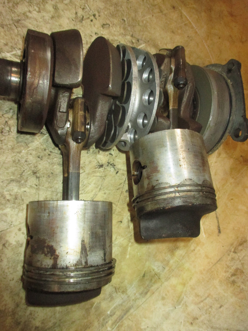 Mercury 40hp 2 stroke outboard Crankshaft and Pistons