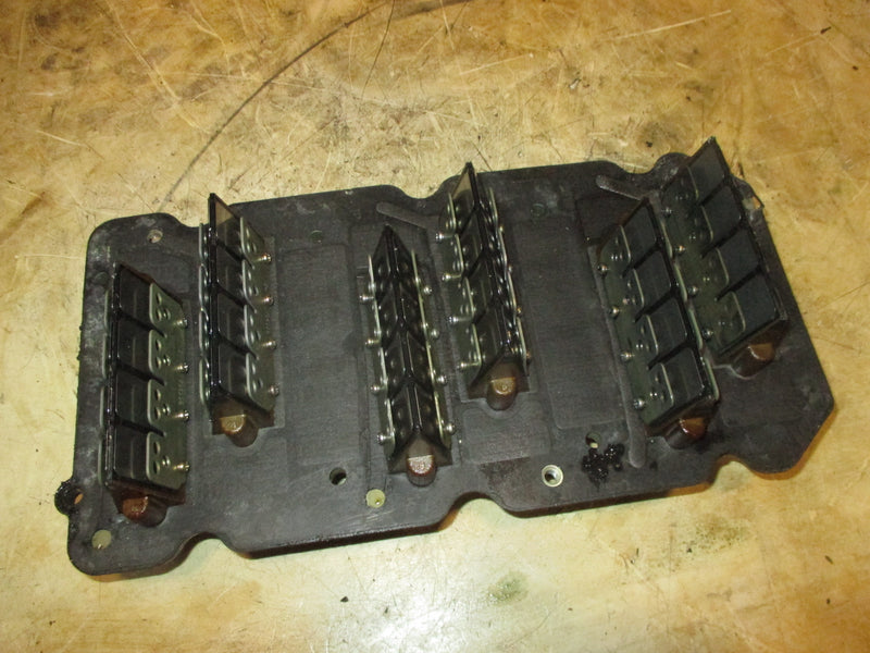 Mercury 150hp 2 stroke outboard intake manifold/reeds (828275-C)