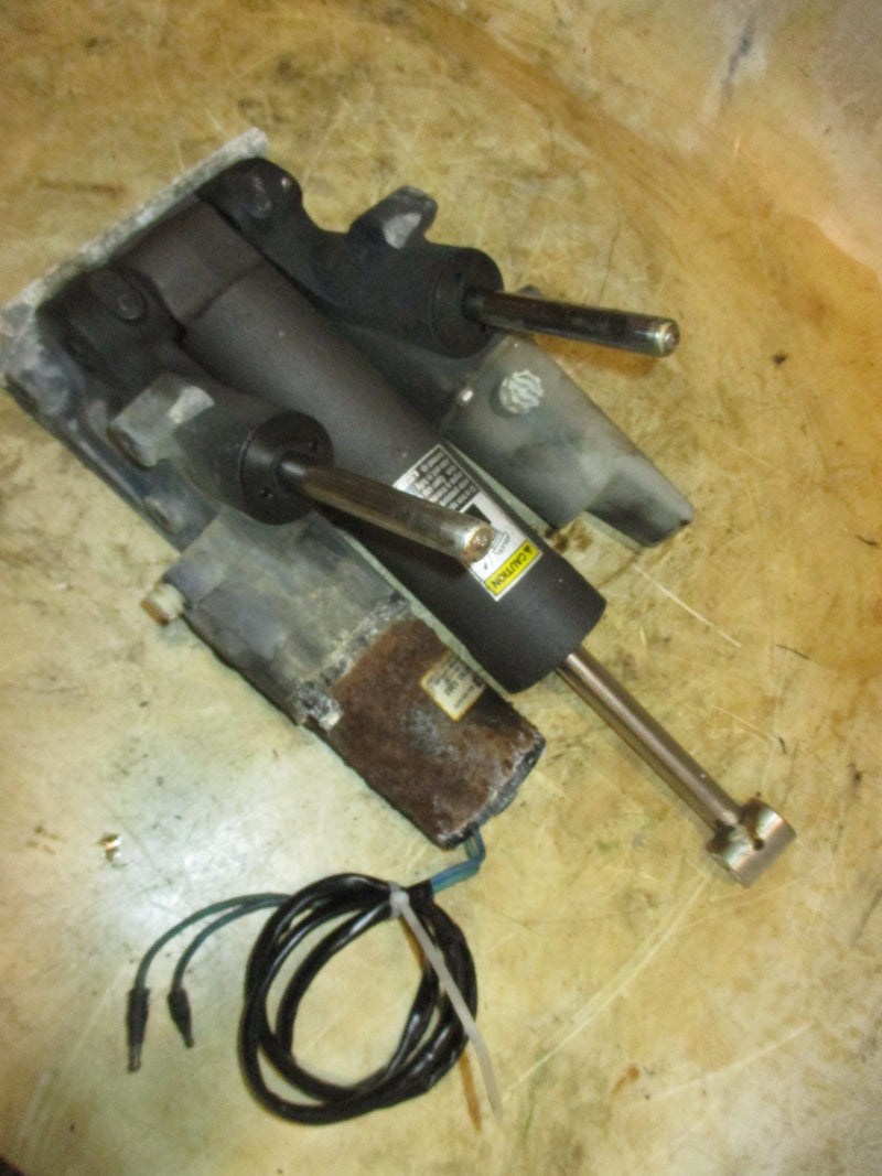 Mercury 150hp 2 stroke outboard tilt trim unit