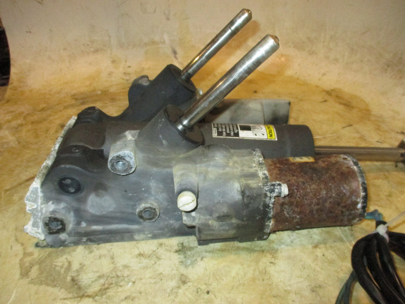 Mercury 150hp 2 stroke outboard tilt trim unit