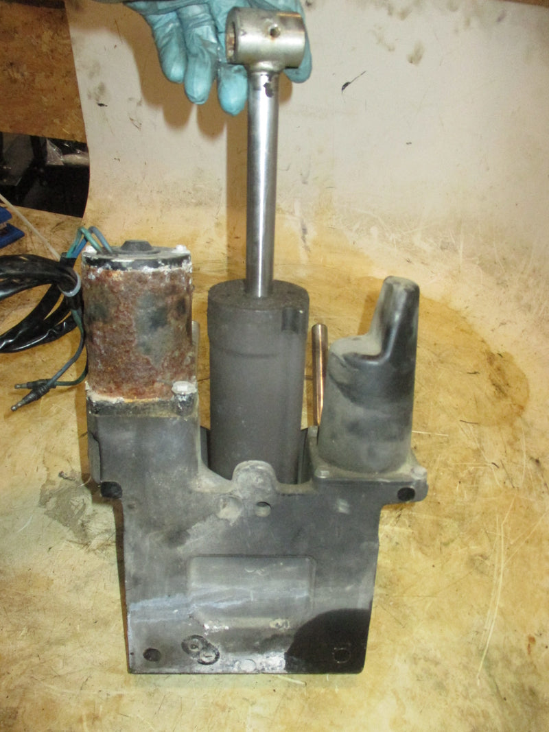 Mercury 150hp 2 stroke outboard tilt trim unit