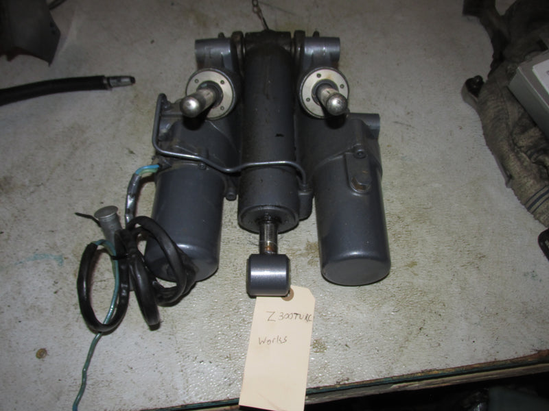 Yamaha HPDI 300hp outboard Tilt Trim Unit