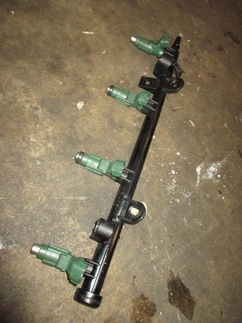 Yamaha 150hp 4 stroke outboard fuel rail and injector set (63P-13160-10)