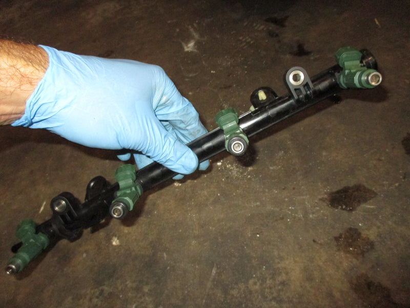 Yamaha 150hp 4 stroke outboard fuel rail and injector set (63P-13160-10)