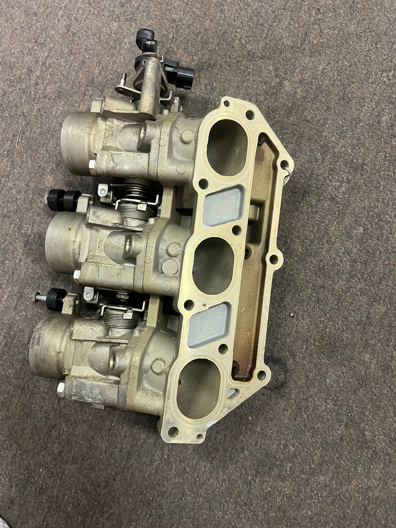 Yamaha 225hp 4 stroke outboard starboard intake manifold (69J-1375A-00-00)