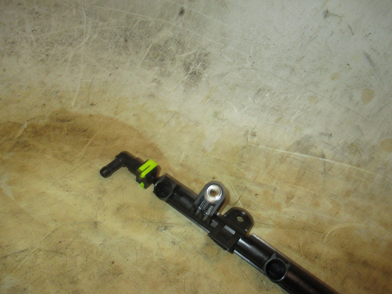Yamaha 150hp 4 Stroke outboard Fuel Rail (63P-13160-10-00)