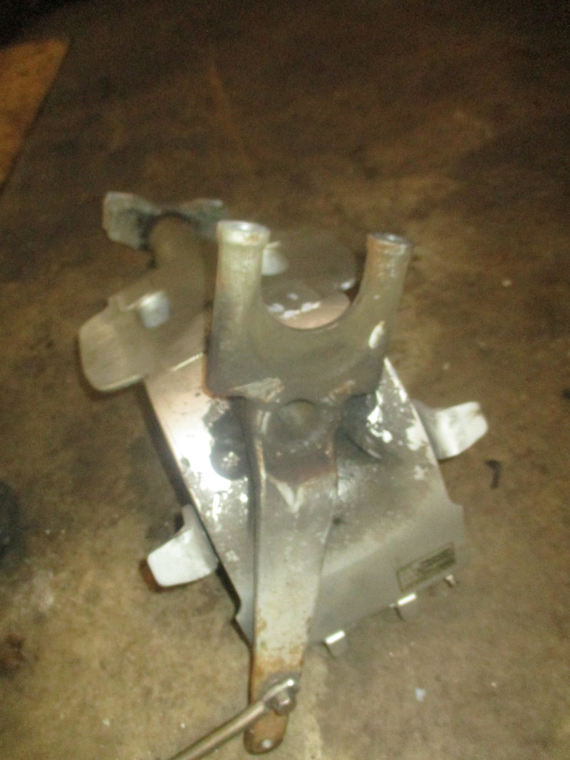 Honda BF200hp 4 stroke outboard swivel bracket (50200-ZY3-406ZA)