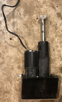 Load image into Gallery viewer, Mercury Optimax Pro XS 115hp outboard Tilt Trim Unit
