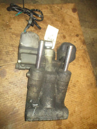 Load image into Gallery viewer, Honda BF200hp 4 stroke outboard showa tilt trim unit
