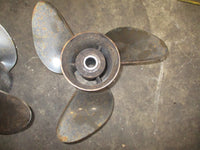 Load image into Gallery viewer, Evinrude Ficht 175hp 2 stroke outboard viper stainless steel propeller set
