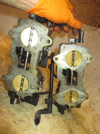 Load image into Gallery viewer, Johnson 130hp 2 stroke outboard carburetor set (438516)
