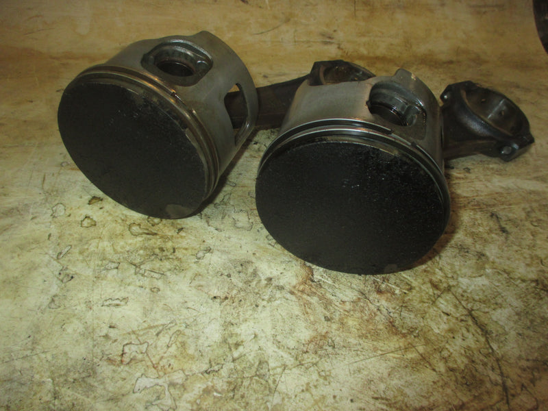 Yamaha 200hp 2 Stroke Outboard Starboard piston and rod set of 2 (64D-01)