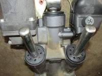 Load image into Gallery viewer, Yamaha SHO VMAX 250hp 4 Stroke Outboard Tilt Trim Unit Showa
