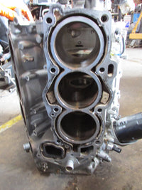 Load image into Gallery viewer, Yamaha SHO VMAX 250hp 4 Stroke Outboard Crankcase Block
