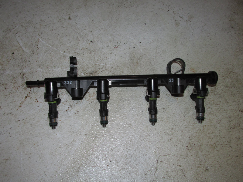 Yamaha VMAX 115hp 4 Stroke Outboard Fuel Rail and Injector Set (6EK-13761-01)