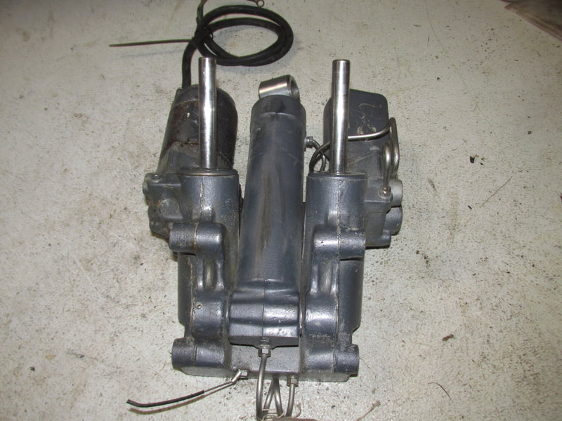 Yamaha 115-200hp Outboard Older Style Tilt Trim Unit