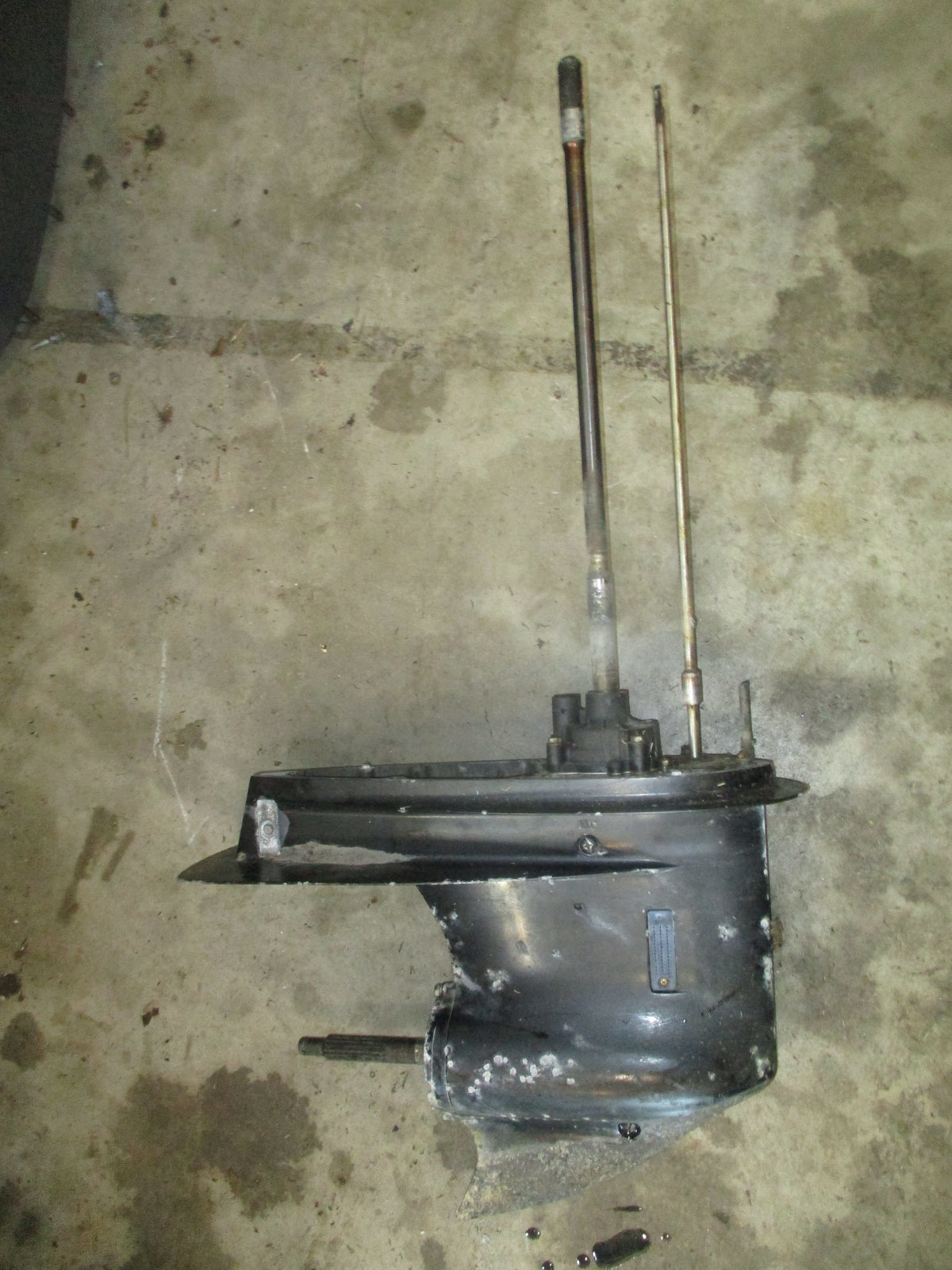 Suzuki DF140 outboard 25" lower unit