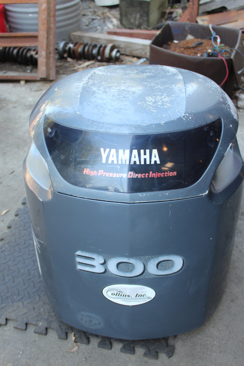 Yamaha 300HP HPDI 2 Stroke Outboard Top Cowling