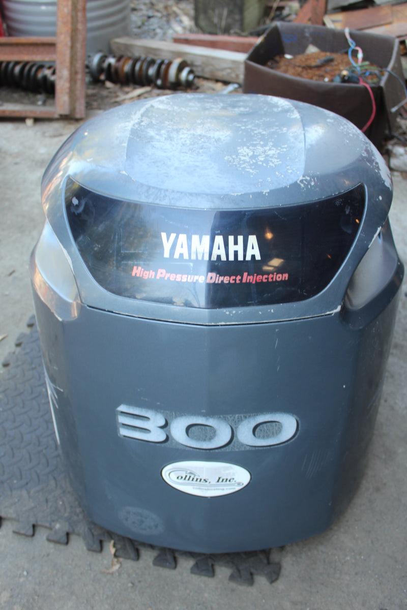 Yamaha 300HP HPDI 2 Stroke Outboard Top Cowling