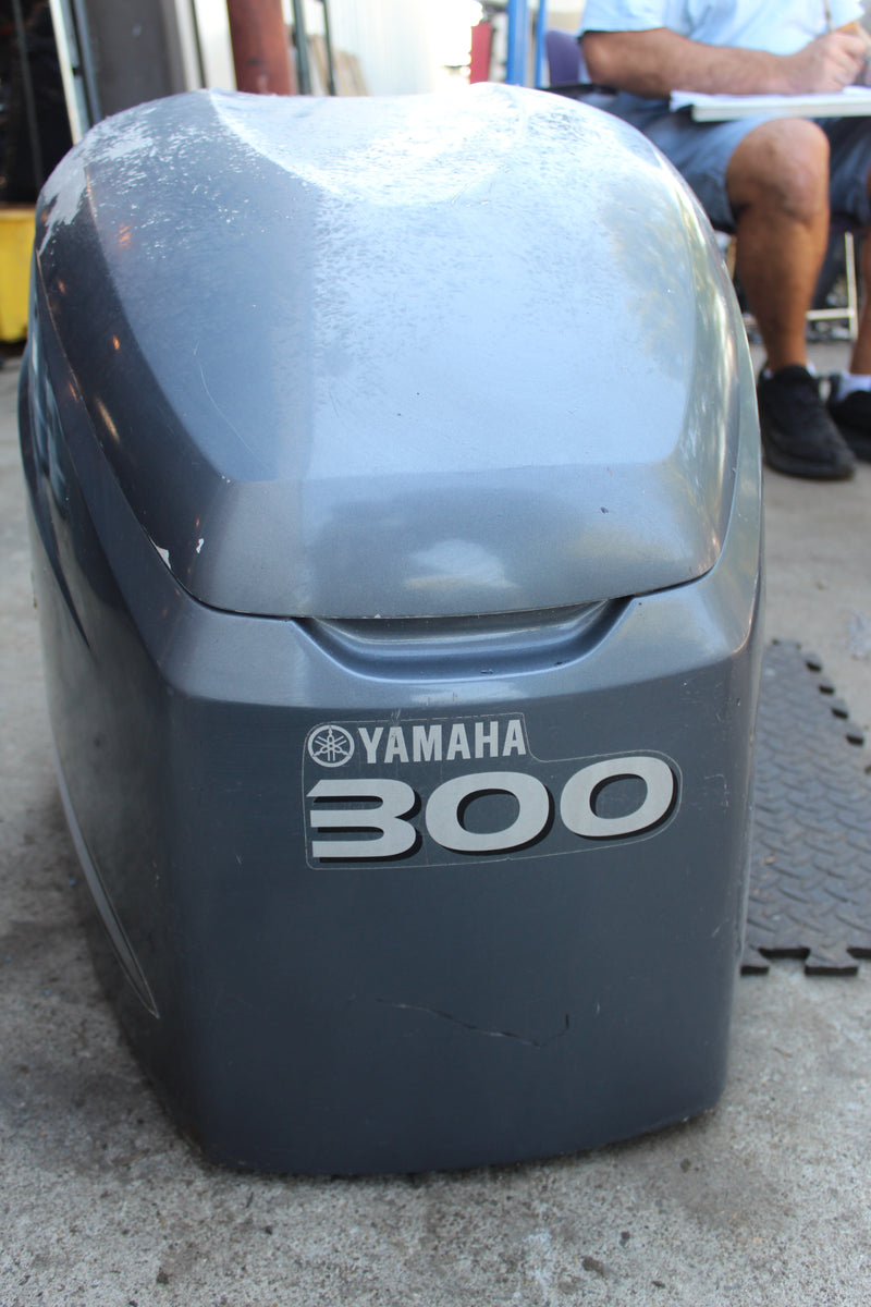 Yamaha 300HP HPDI 2 Stroke Outboard Top Cowling