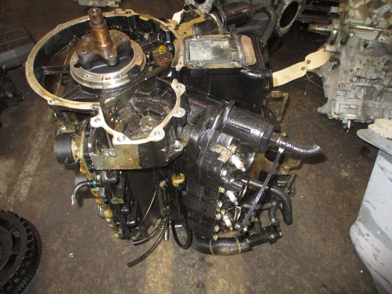 Evinrude Ficht 175hp outboard crankcase powerhead