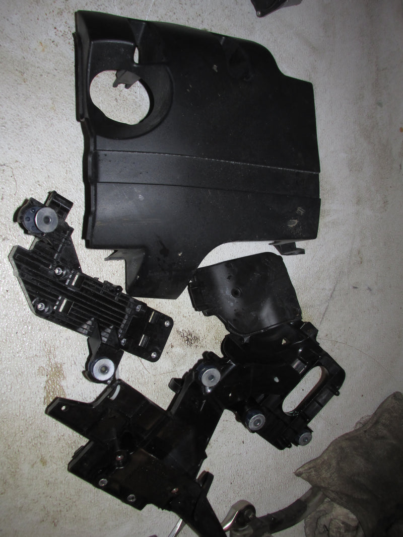 Yamaha VMAX 115hp 4 Stroke Outboard Miscellaneous Plastics Set
