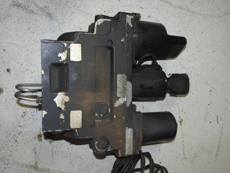 Evinrude 90hp 2 Stroke Outboard Tilt Trim Unit