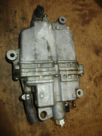 Load image into Gallery viewer, Suzuki DF140 outboard VST (15600-90J00) BROKEN PLUG
