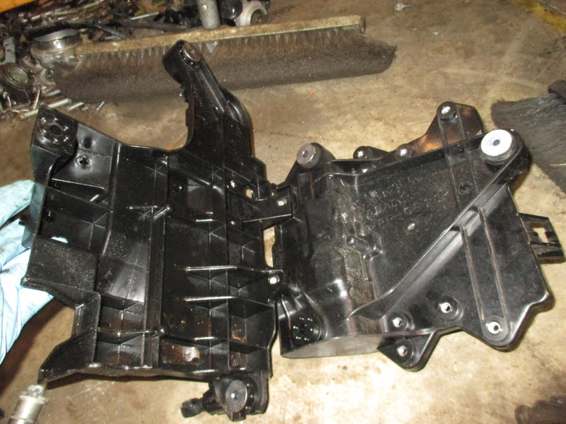 Yamaha 200hp 4 stroke outboard electronics holder (6DA-81952-10)