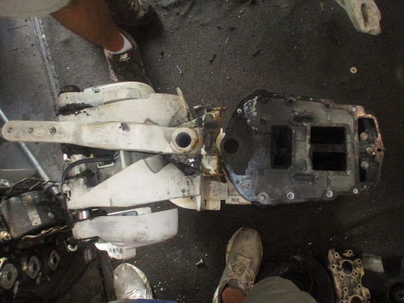 Evinrude Ficht 175hp outboard 25" mid section