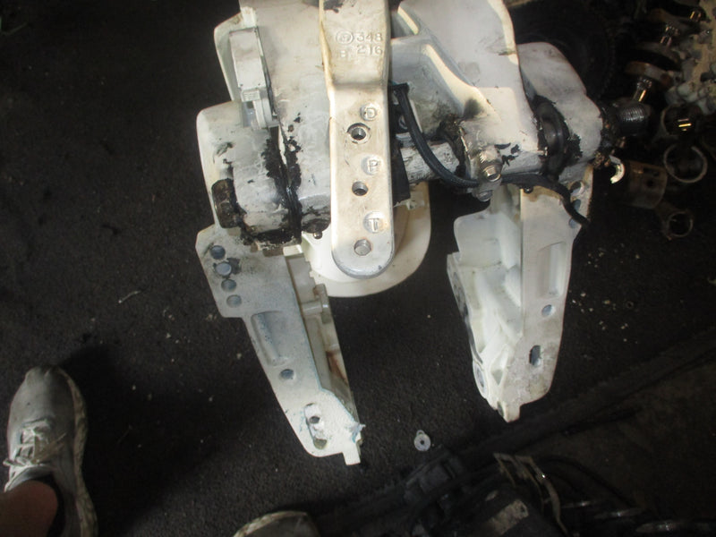 Evinrude Ficht 175hp outboard 25" mid section