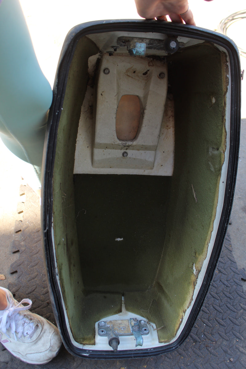 Johnson 40HP 2 Stroke Outboard Top Cowling