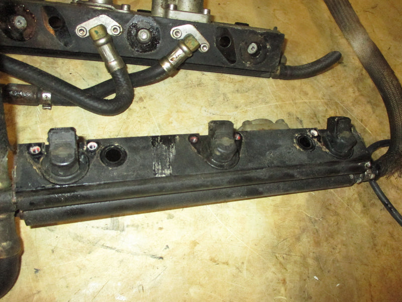 Mercury 135hp optimax outboard fuel rail and injector set (859516-9)