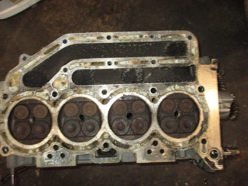 Johnson Suzuki 115hp 4 stroke outboard cylinder head