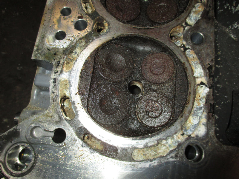 Johnson Suzuki 115hp 4 stroke outboard cylinder head