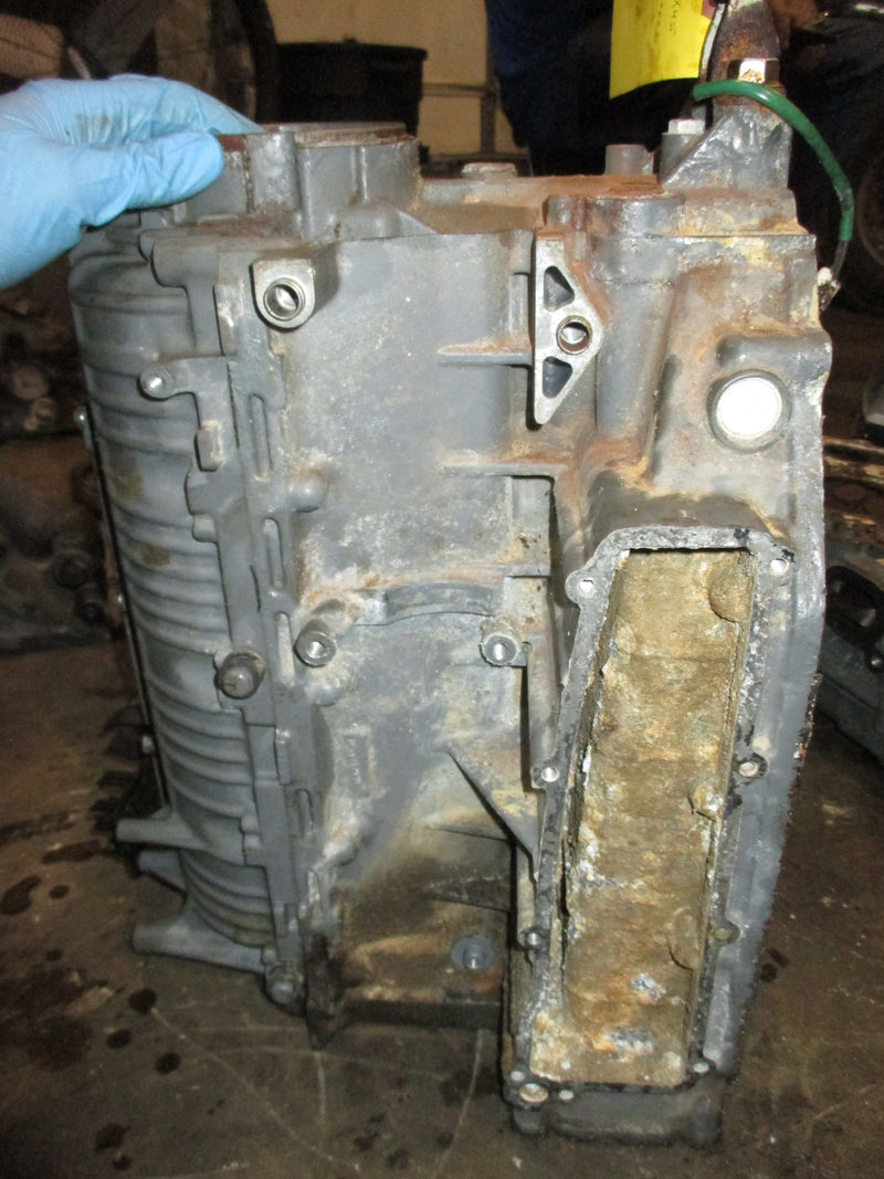 Johnson Suzuki 115hp 4 stroke outboard crankcase block