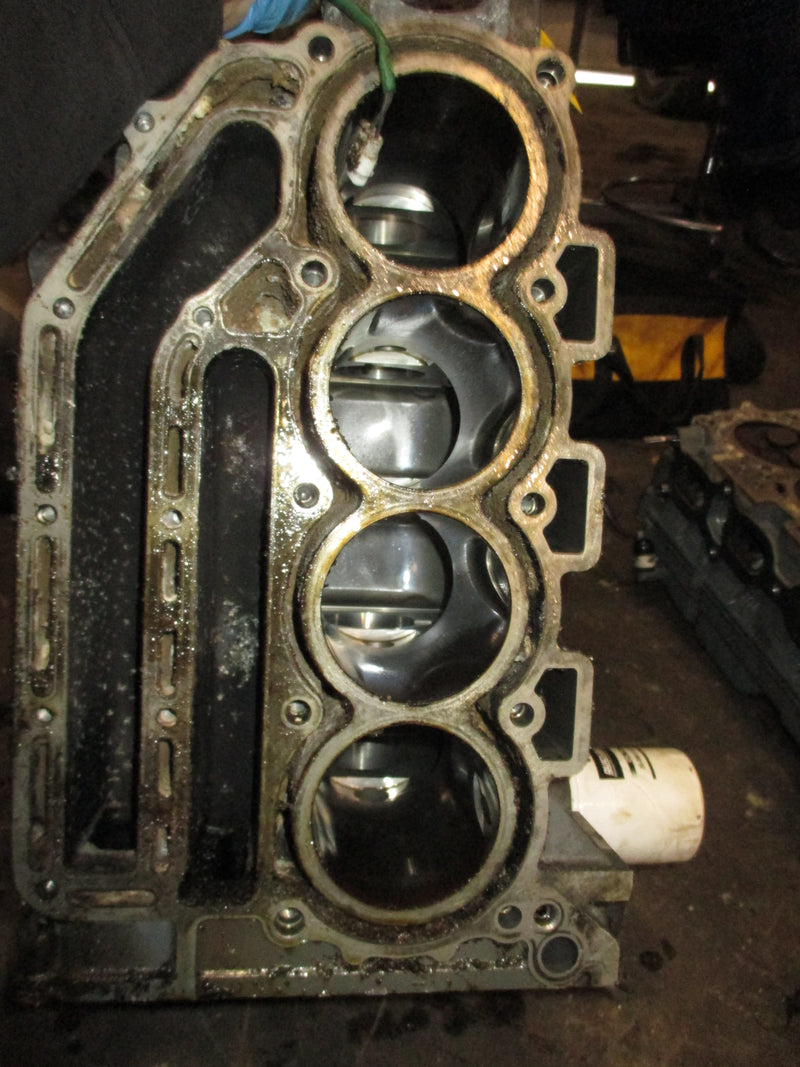 Johnson Suzuki 115hp 4 stroke outboard crankcase block