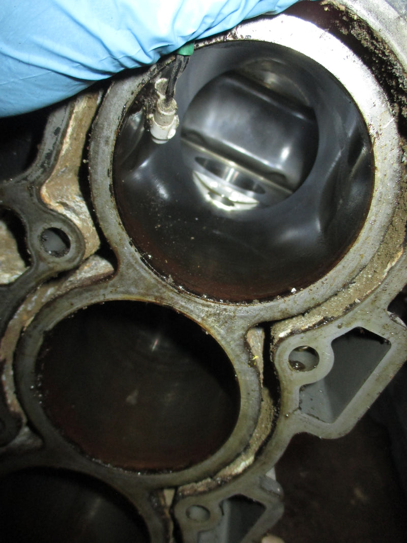 Johnson Suzuki 115hp 4 stroke outboard crankcase block