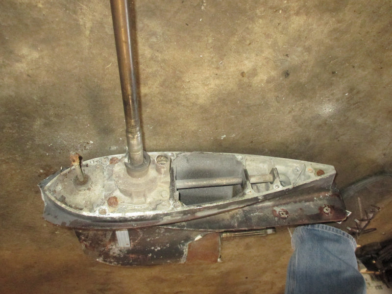 Suzuki 150hp 2 stroke outboard 25 inch lower unit