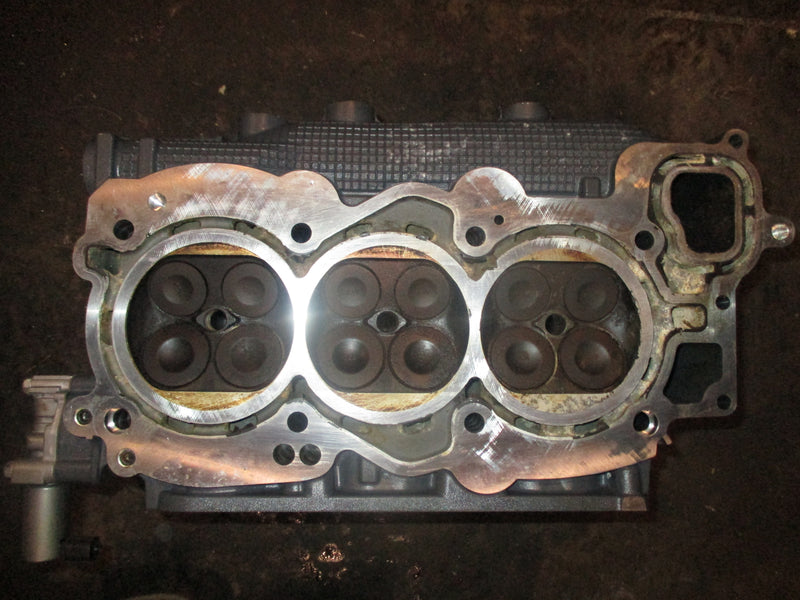 Yamaha 4.2L 250hp outboard starboard cylinder head (6CE-00)