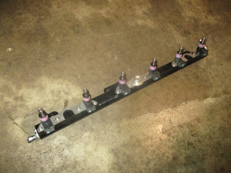 Mercury Verado 250hp outboard fuel rail and injector set
