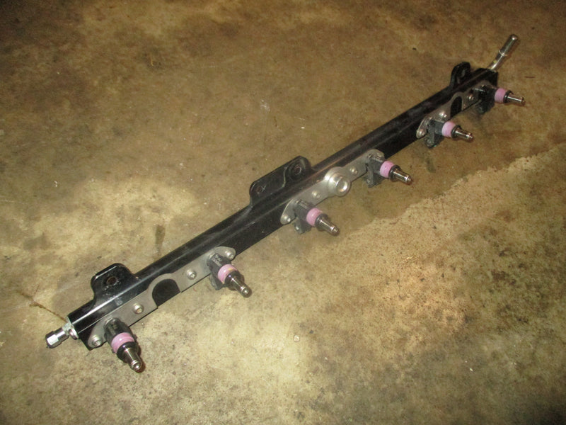 Mercury Verado 250hp outboard fuel rail and injector set