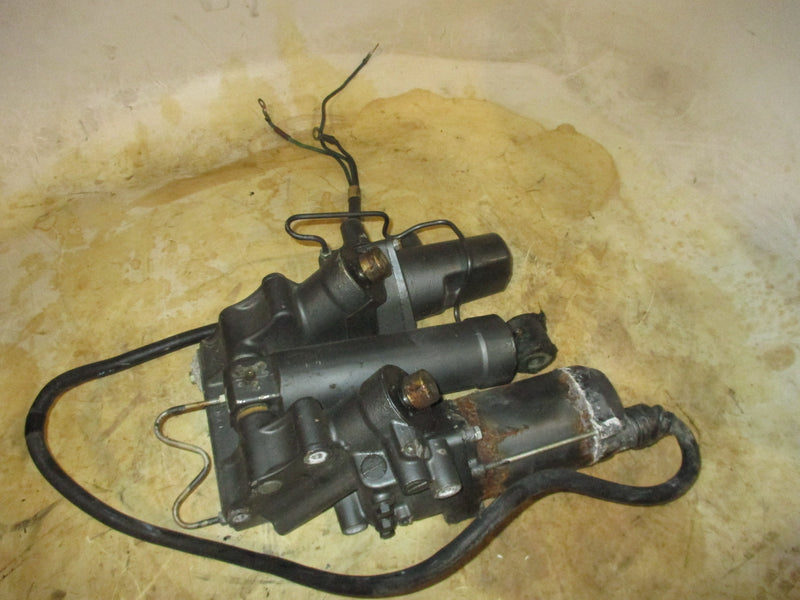 Suzuki DT90 90hp outboard tilt trim unit