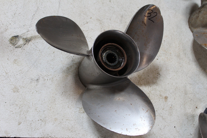 Suzuki DF90/140 Outboard Stainless Steel Propeller 14x22 15-Spline