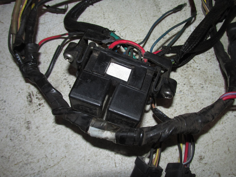 Johnson 90hp 60 Degree 2 Stroke Outboard Engine Wiring Harness (586228/584762)